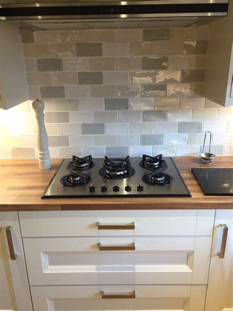 tiles behind gas hob